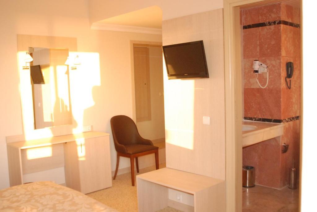 Hotel Suix Lara Antalya Phòng bức ảnh